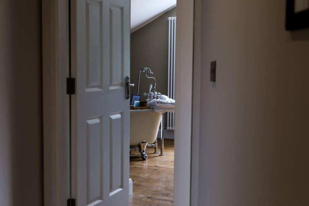 5* Self Catering Vila Nenagh Exterior foto